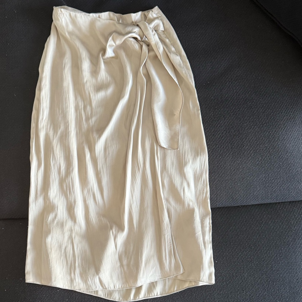 Club Monaco Elegant Cream Skirt